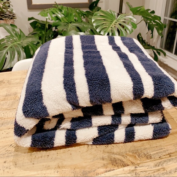 Super soft Sherpa blanket - Picture 1 of 5